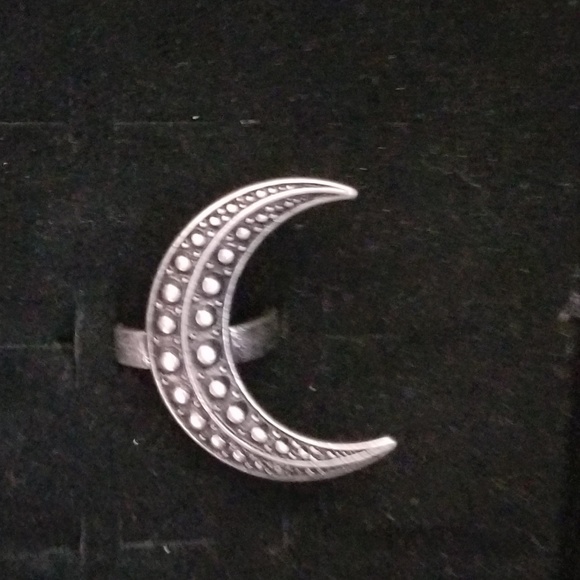 Crescent Moon Ring  🌙 - Picture 3 of 3